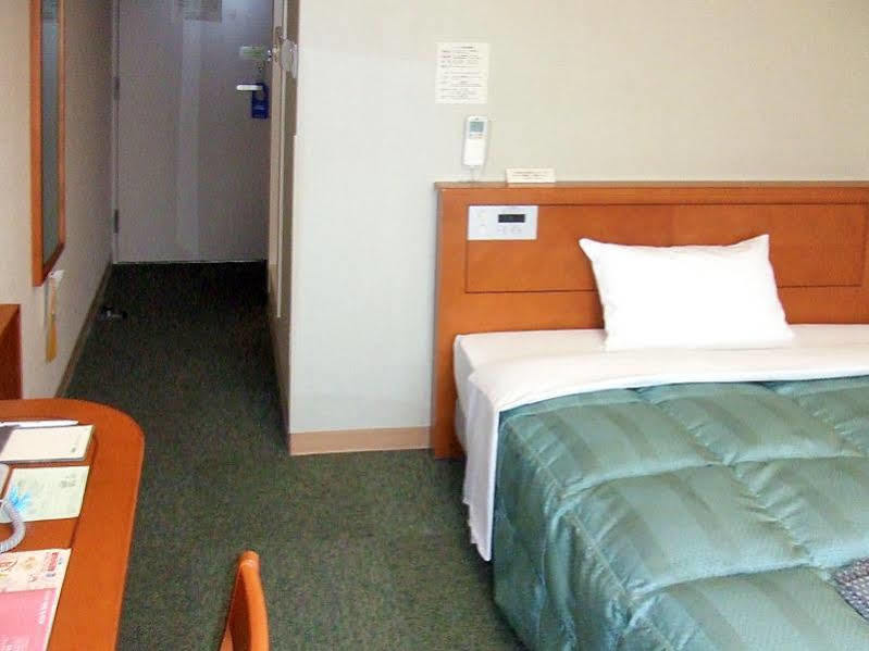 Hotel Route-Inn Fukaya Ekimae Kültér fotó